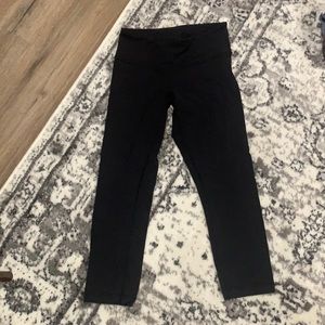 Lululemon cropped leggings black size 4